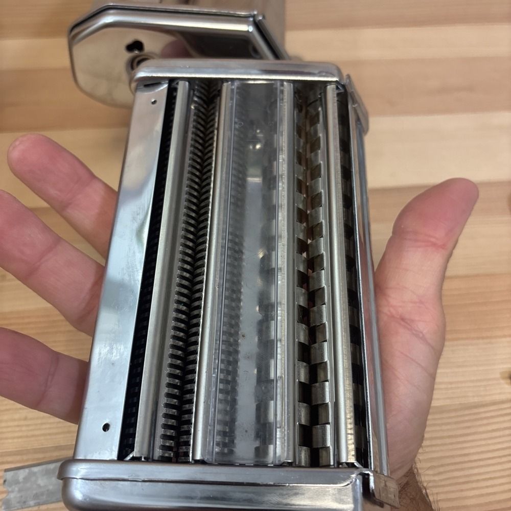 Marcato Atlas 150 Manual Pasta Maker w/ Clamp, Crank & Lasagne/Fettuccine - Picture 11 of 16